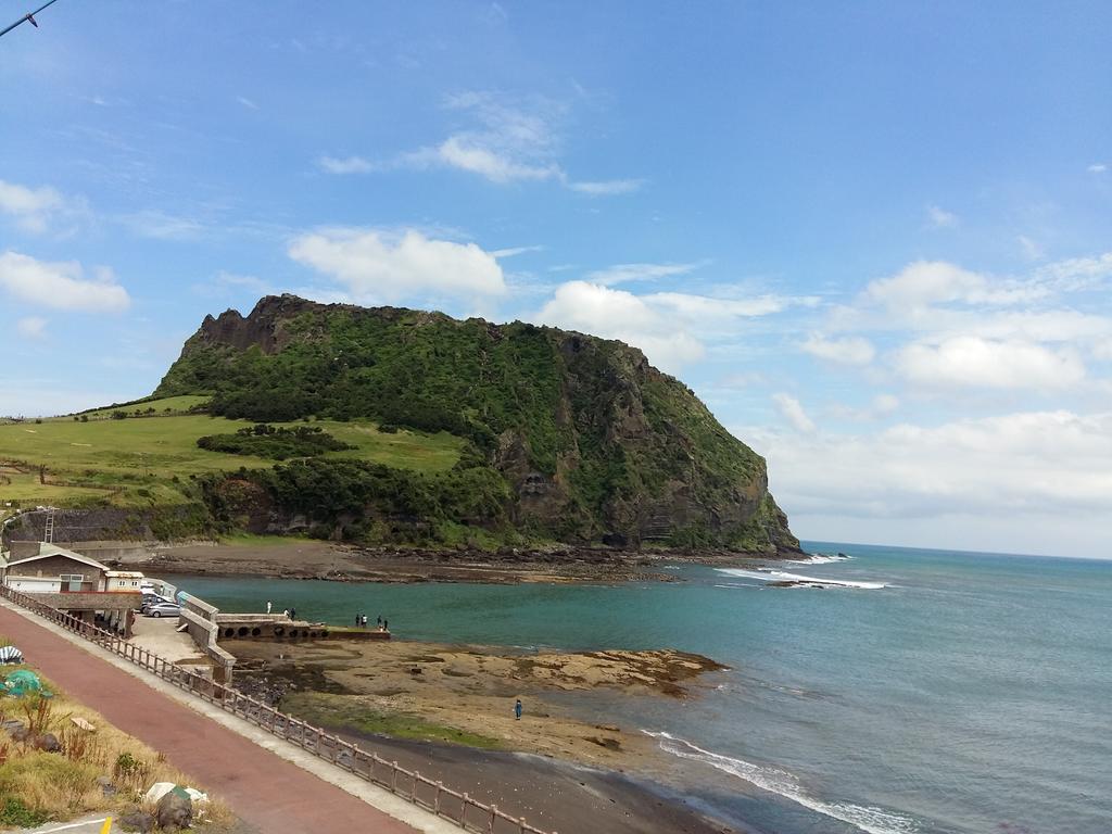Nice View Guesthouse Seogwipo Exterior photo