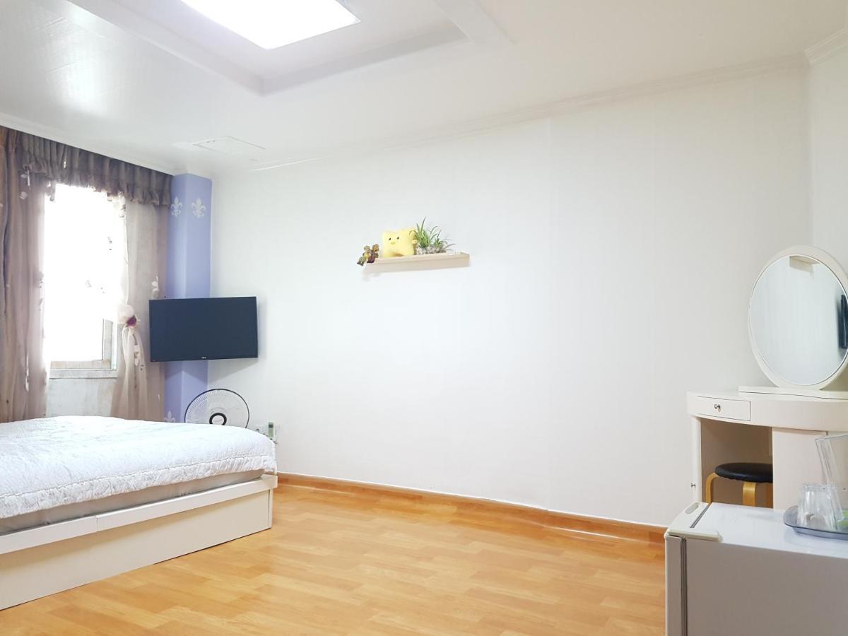 Nice View Guesthouse Seogwipo Exterior photo