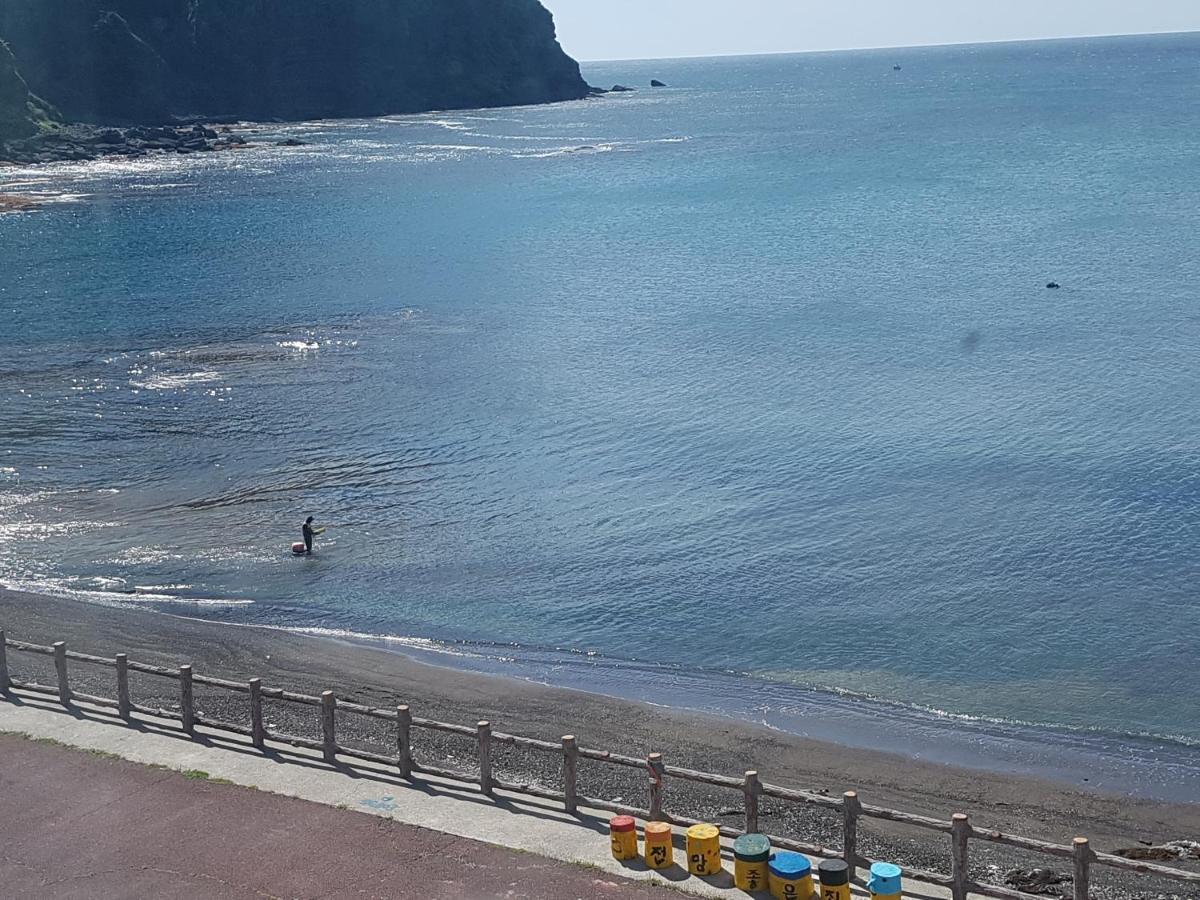 Nice View Guesthouse Seogwipo Exterior photo