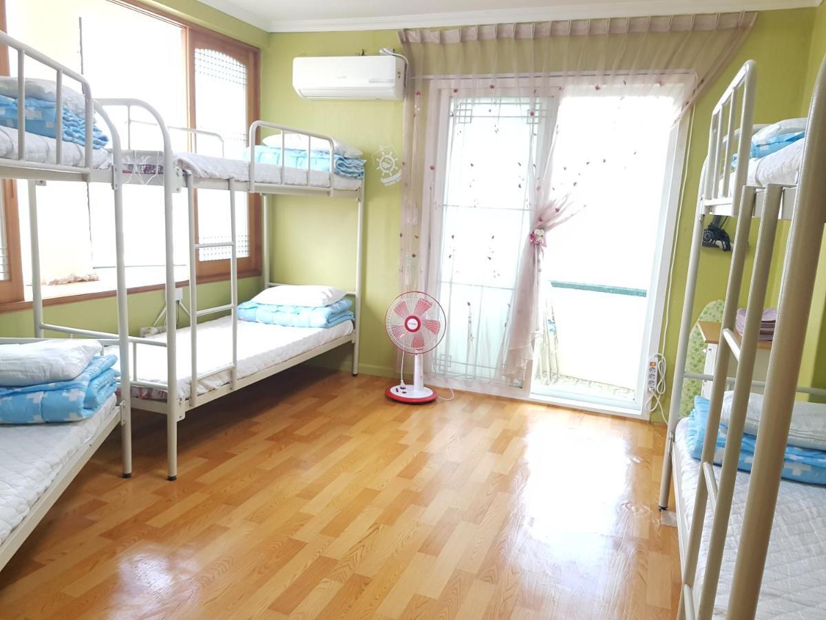 Nice View Guesthouse Seogwipo Exterior photo